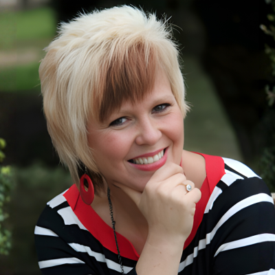 Sue Atkins-Headshot 1080x1080